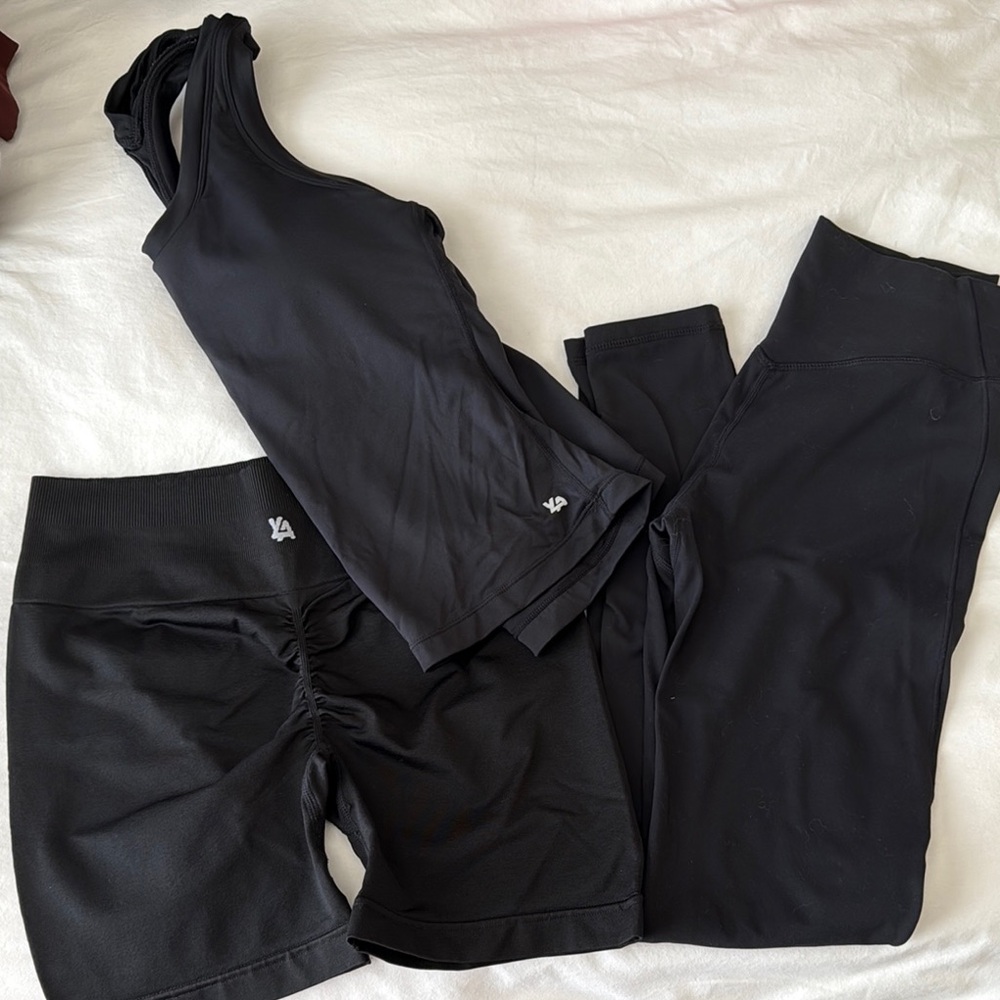 Youngla Women's Black Activewear Set